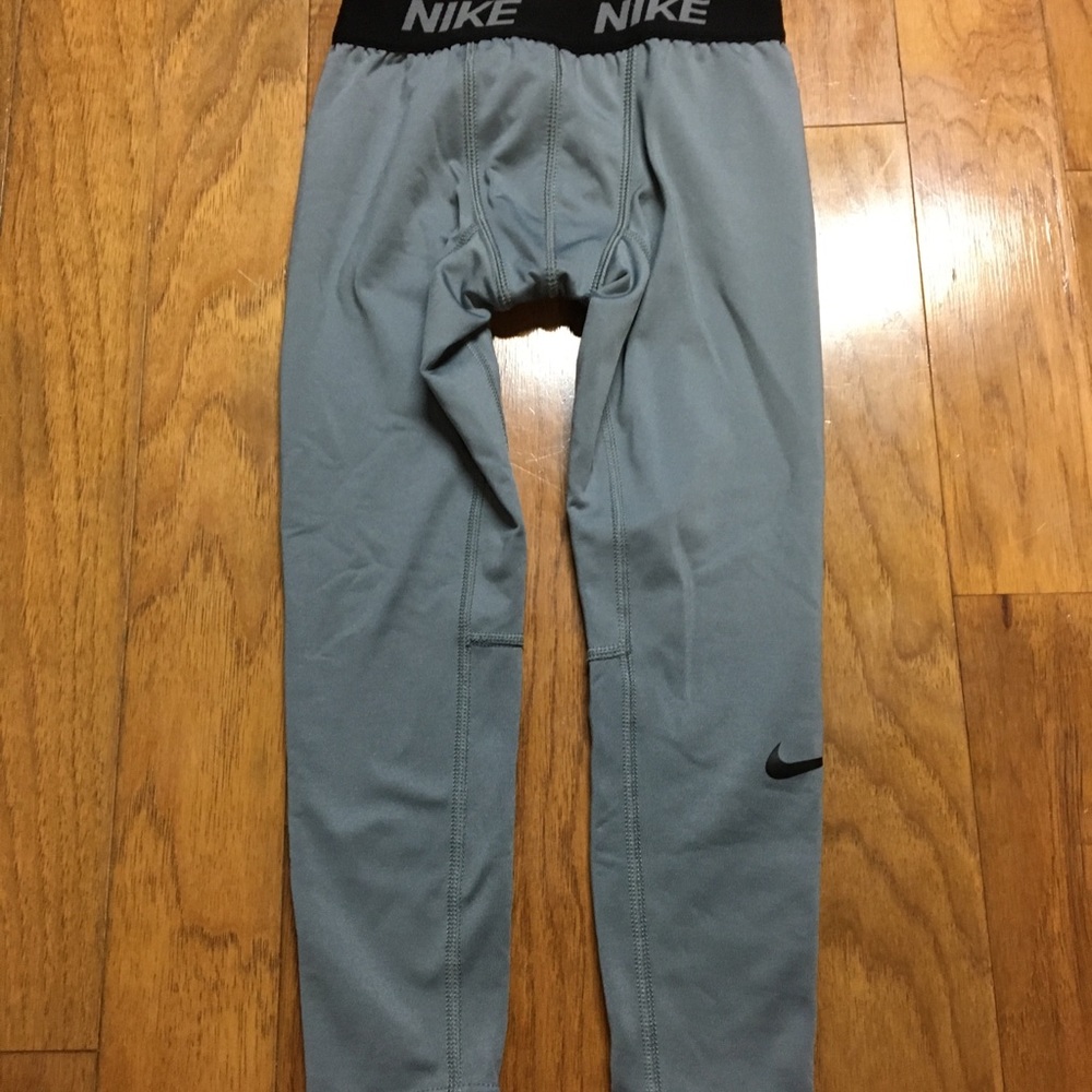 Sports layering essentials - Picture 6 of 6